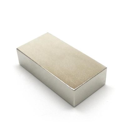 ISO14004 2004 Bloque de barras magnéticas de neodimio N52 aprobado 100 x 50 x 20 mm para el medio ambiente