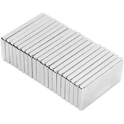 Tolerancia /-0,05 mm Magnetos de neodimio N45 super fuertes recubiertos de níquel para bloques rectangulares