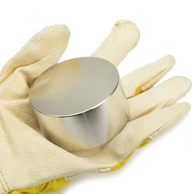 N52 Imán de neodimio de 50x30 mm con dirección de magnetismo de espesor y recubrimiento de epoxi negro