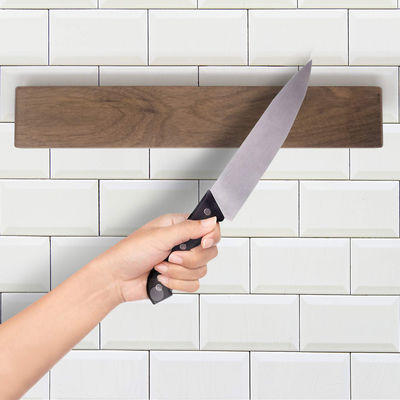 Desde el año 2000 hemos estado produciendo cuchillas magnéticas de madera para cocinas