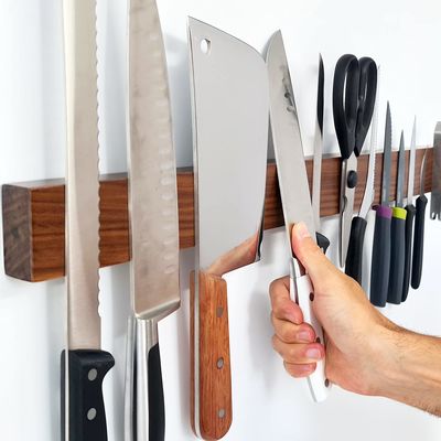 Desde el año 2000 hemos estado produciendo cuchillas magnéticas de madera para cocinas