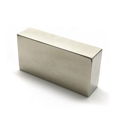 ISO14004 2004 Bloque de barras magnéticas de neodimio N52 aprobado 100 x 50 x 20 mm para el medio ambiente
