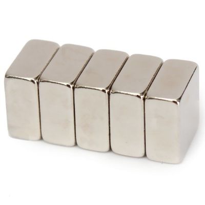 Imán de neodimio compuesto Bloque pequeño de 20x20x10 mm para soluciones magnéticas de larga duración