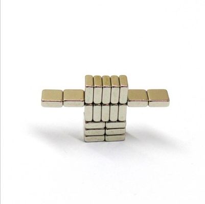 Imán de neodimio compuesto Bloque pequeño de 20x20x10 mm para soluciones magnéticas de larga duración