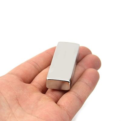 Imán súper fuerte personalizado N52 60x20x10mm Rectangular con recubrimiento de zinc y grado NdFeB