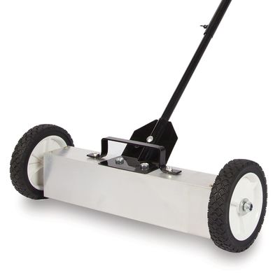 Conveniente tipo de empuje de pick up magnético barrendero con 30-50 libras de fuerza de tracción y ruedas