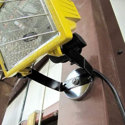 3.2" Forma de taza Cerámica Ferrita Cromo-aplastado Magneto 75 libras Tirar para interiores y exteriores