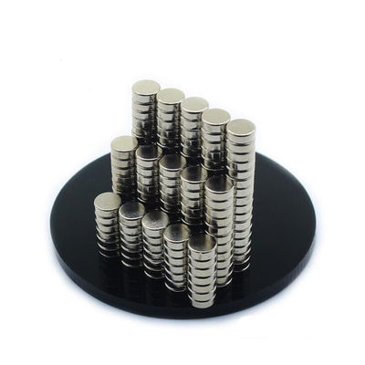 Magnetismo personalizado Dirección disco redondo Magneto de neodimio N35 N38 N40 N42 N45 N48 N50 N52