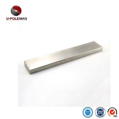 Estante de cuchillo magnético de acero inoxidable ideal para compradores comerciales y ocasiones de campamento