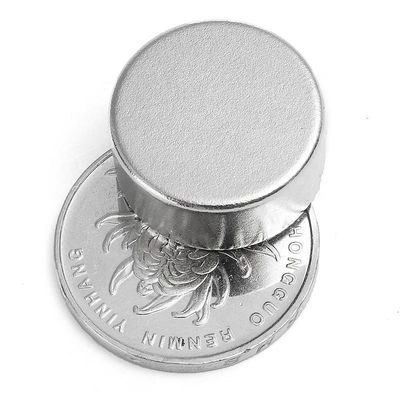 Grado NdFeB Magnetizado Dirección espesor Tamaño personalizado Disco sinterizado Imán permanente