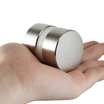 Imán industrial Disco magnético de neodimio N52 fuerte y permanente con ISO9001