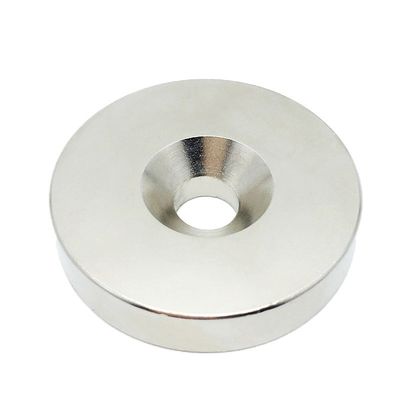 N52 Imán de neodimio con forma de imán industrial en forma de olla / taza y agujero contrafundido