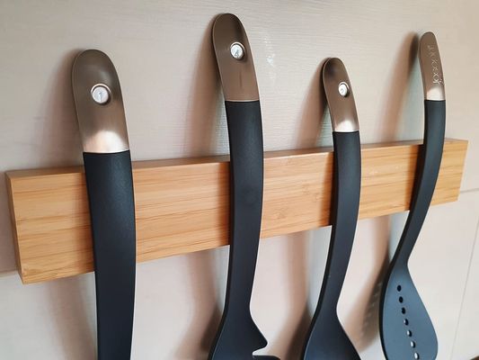 Cuchillo de madera de roble soporte magnético montaje de pared accesorio de cocina de ahorro de espacio 680-995g