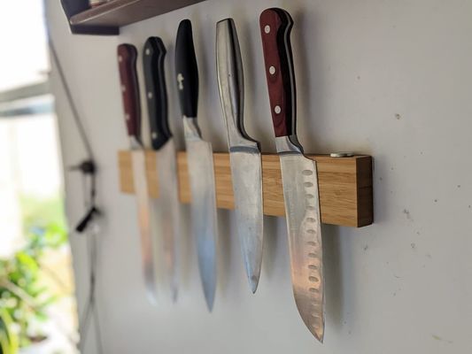 Cuchillo de madera de roble soporte magnético montaje de pared accesorio de cocina de ahorro de espacio 680-995g