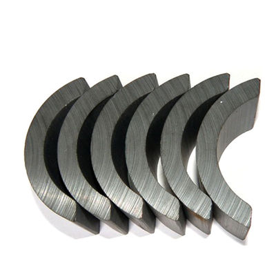 ±0.01mm Tolerancia de Magneto de arco cerámico de ferrita de grado completo para motor