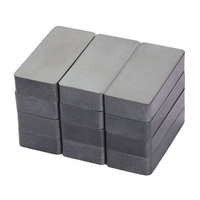 Magnetos de ferrita rectangulares negros personalizables con resistencia a la flexión Kgf/mm2 de 5-10