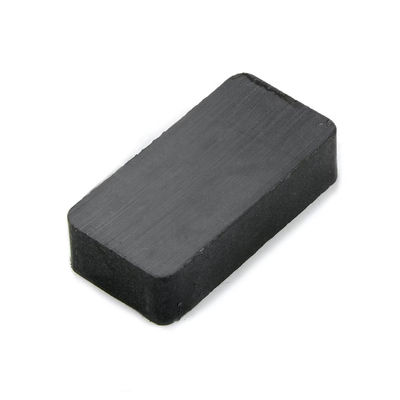 Magnetos de ferrita rectangulares negros personalizables con resistencia a la flexión Kgf/mm2 de 5-10