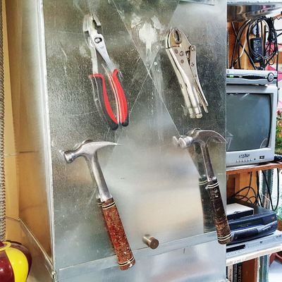 Imán de disco redondo hecho con recubrimiento permanente de NiCuNi en una hoja magnética autoadhesiva 3M