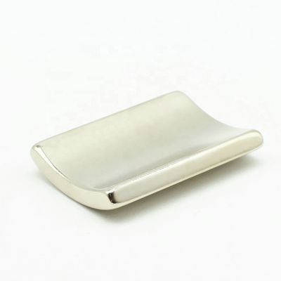 Servicio de moldeo N52 Magnetos de neodimio de arco de volante magnético fuerte para generador