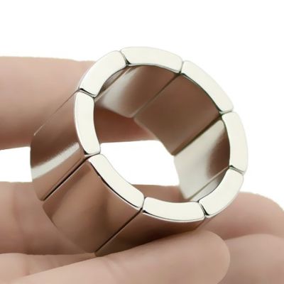 Imágenes de arco de neodimio de Ndfeb de alto grado con garantía ISO9001 2000