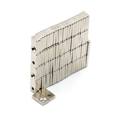 Imán rectangular con agujero contrafundido para refrigerador de tamaño personalizado