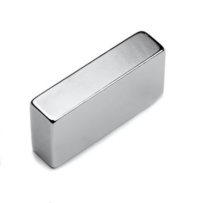 Imán de neodimio 40x10x10 Fuerza magnética ultra fuerte para aplicaciones industriales
