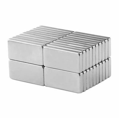 Temperatura de trabajo máxima 80°C N52 Imágenes de neodimio con recubrimiento de Ni 50 x 25 x 15 mm