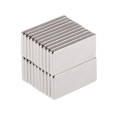 Temperatura de trabajo máxima de 80°C Imán de neodimio 50x10x5 para bloque de barra magnética del generador