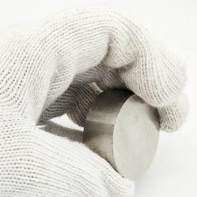 7.4g/cm3 Densidad de tierras raras Permanente fundición de AlNiCo Magneto de cilindro redondo para el botón del cable