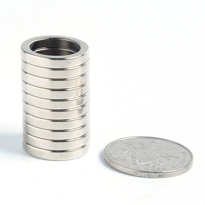 Industria N52 Imán NdFeB con anillo perforado Imán de neodimio Tolerancia ± 0,05 Permanente