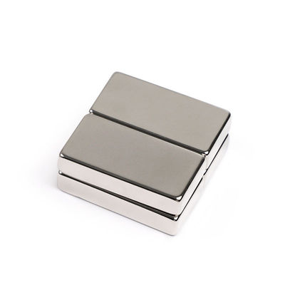 Magnetismo de espesor Dirección N52 Grado NdFeB Bloque de Neodimio Magneto para Industriales