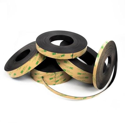 Cinta magnética de neodimio flexible 30x1,5 mm con adhesivo permanente y servicio de corte