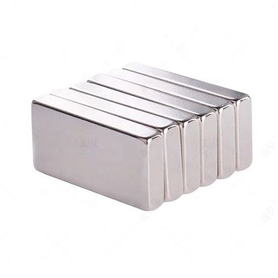 Imán delgado rectangular 20x10x3mm 3.3kg Fuerza para la temperatura máxima de trabajo 80 grados centígrados