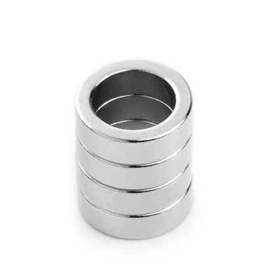 Magnetos de anillos compuestos magnetizados diametralmente con alta resistencia a la magnetización