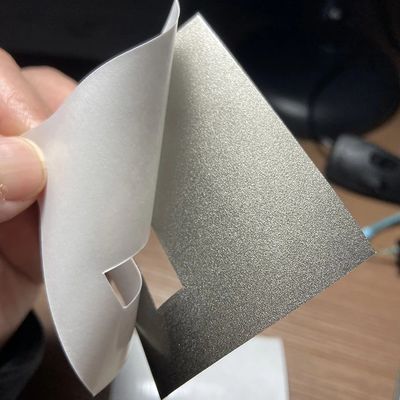 Material absorbente de ondas electromagnéticas de ferrita de superficie blanda para EMI RFID y compatibilidad con células