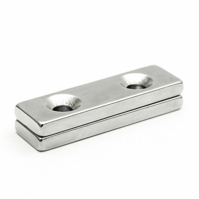 10000 Gauss N52SH Magnético de bloque fuerte con 2 agujeros de contra-penetración Material de neodimio NdFeB